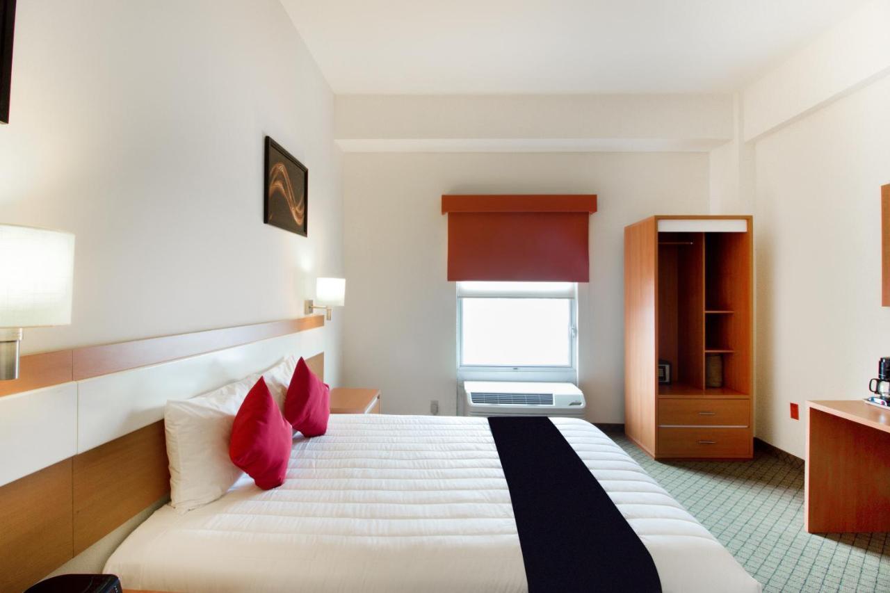 Capital O Hotel Herederos, Piedras Negras Dış mekan fotoğraf
